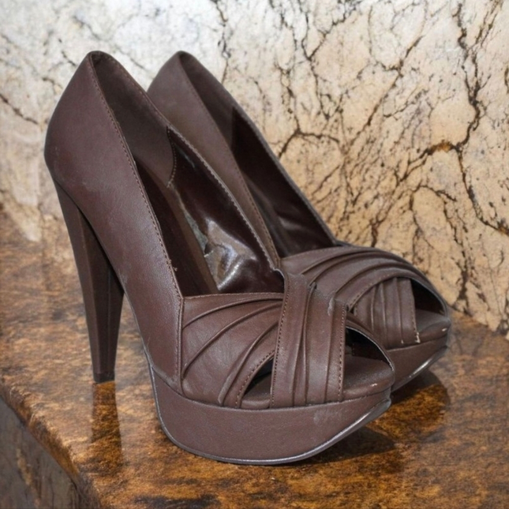 Twentyone Brown High Heeled Shoes NWOT